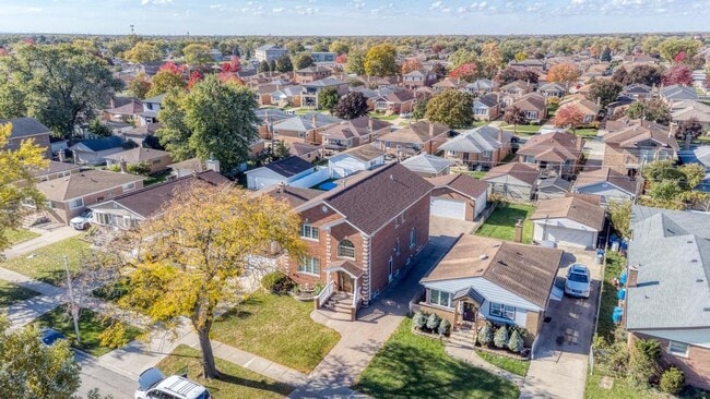 Building Photo - 4544 N Oriole Ave