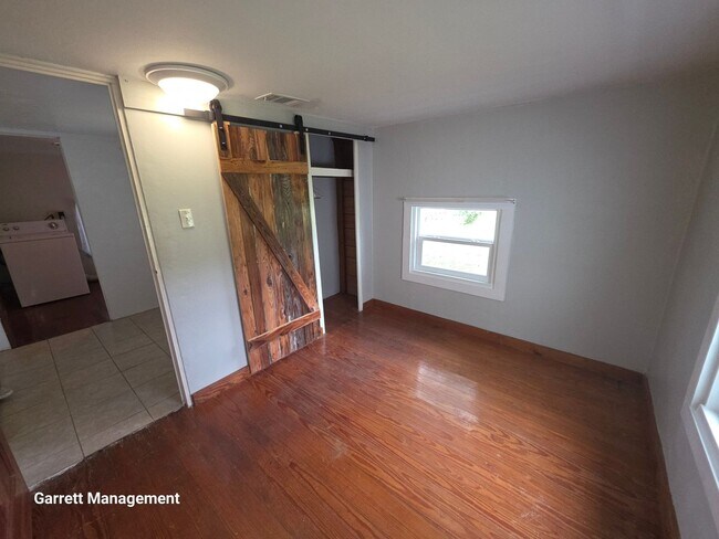 Building Photo - Cute 3/2 Home in Lometa, TX