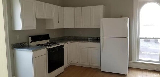 Building Photo - 209 S 2nd St