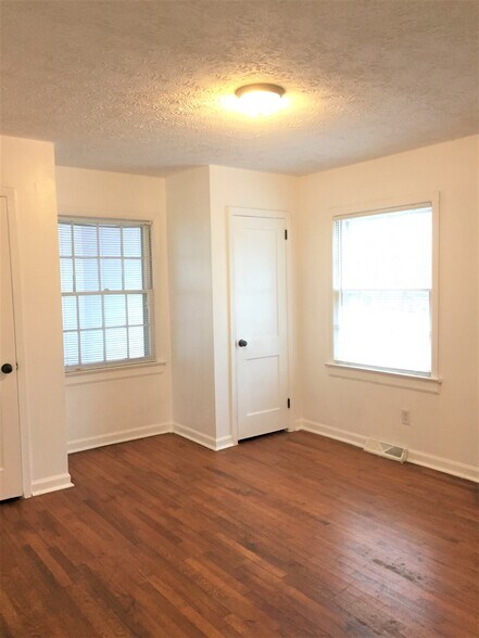 Building Photo - 126 Irene Cir