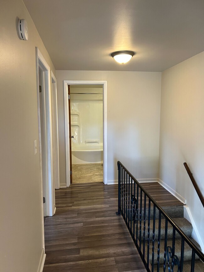 Building Photo - 100 Brittany Dr