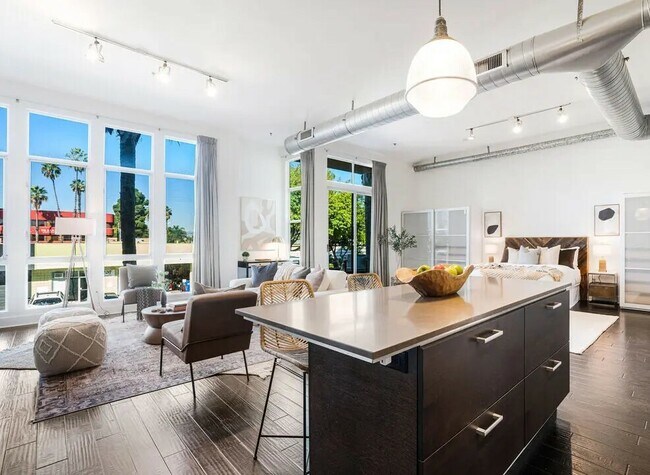 Building Photo - 13320 Beach Ave