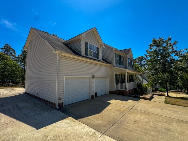 Building Photo - Spacious 4 Bed 2.5 Bath Home in Carolina Lakes