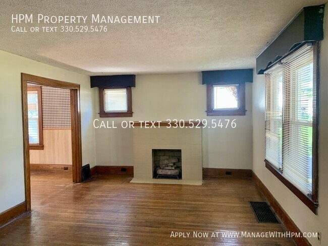 Building Photo - 1525 Miami Ct NE