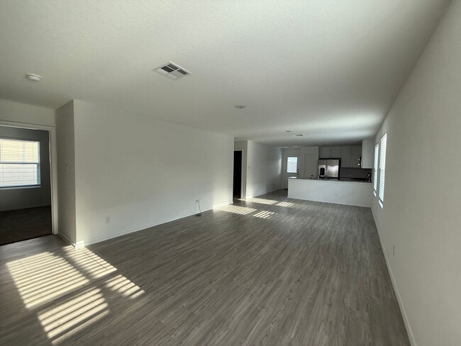 Building Photo - Dream Home in Seguin- 3 Bedroom / 2 Bath -...