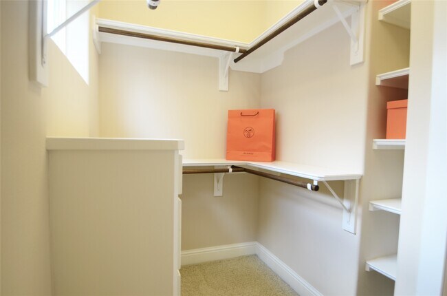 Building Photo - 8610 Ashland Way