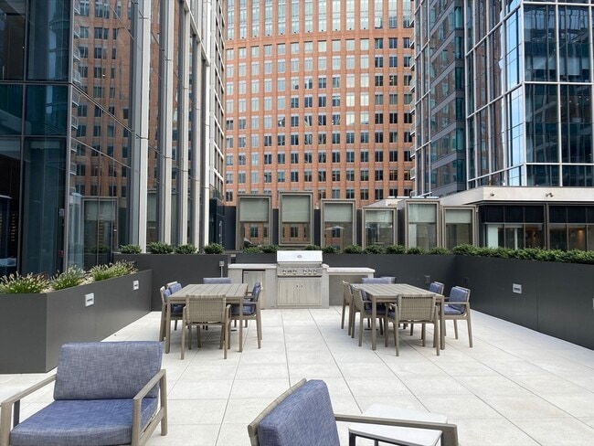 Building Photo - 135 Seaport Blvd