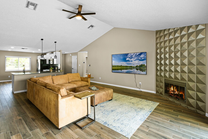 Building Photo - 485 Lakeshore Dr