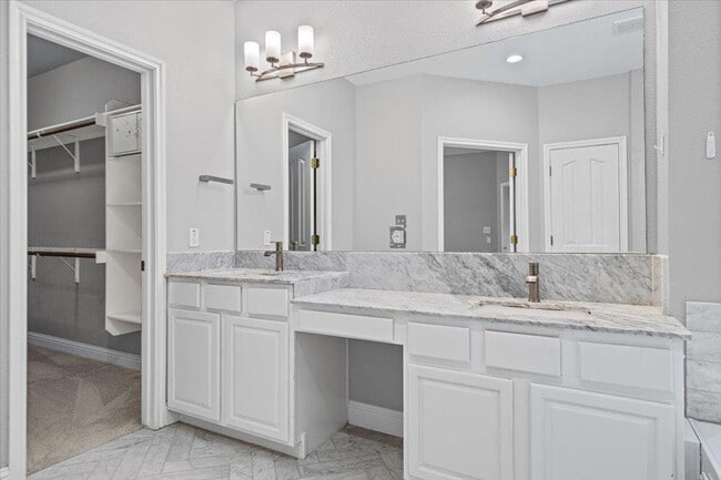 Building Photo - 6925 Larue Belle Cove