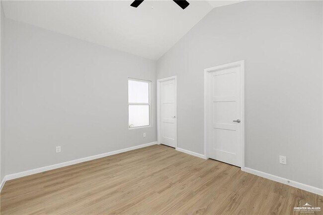 Building Photo - 2700 Mockingbird Rd