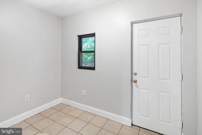 Building Photo - 3857 Wyalusing Ave