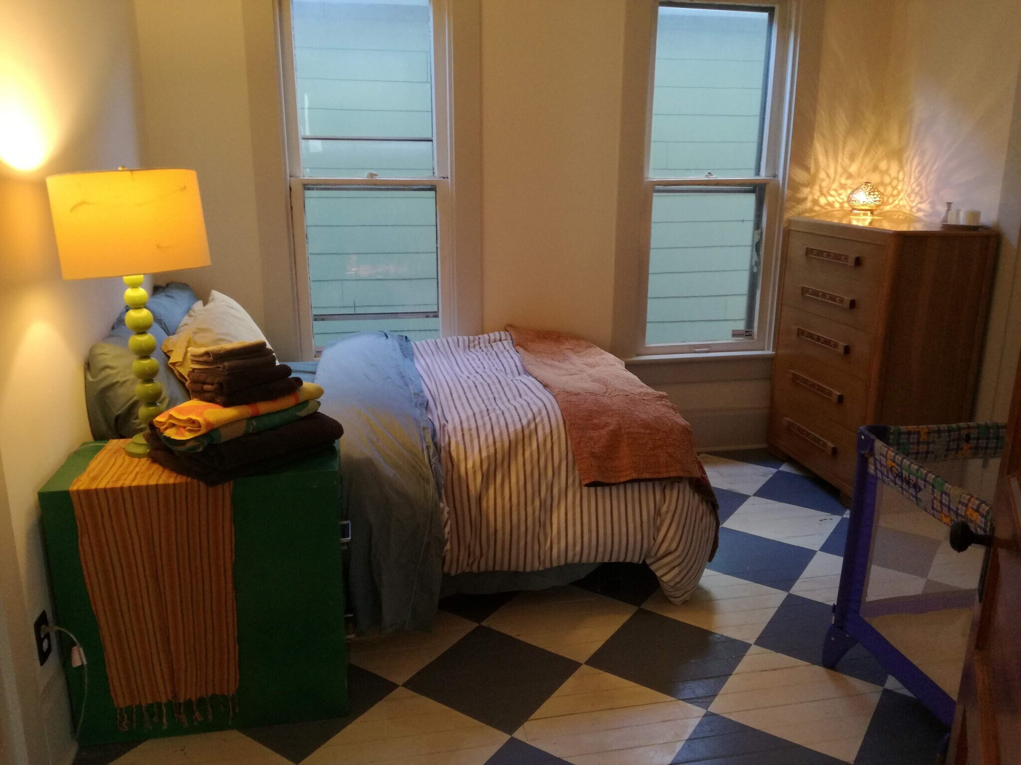Smaller bedroom - 1131 Lexington Ave