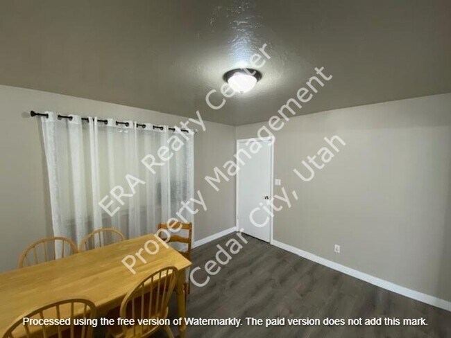 Building Photo - 394 S 500 W