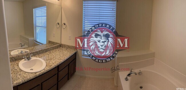 Building Photo - Beautiful 3 Bed 2.5 Bath - 2 Story Home in...