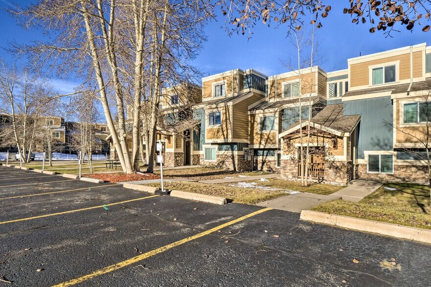 Building Photo - 14 Cove Blvd