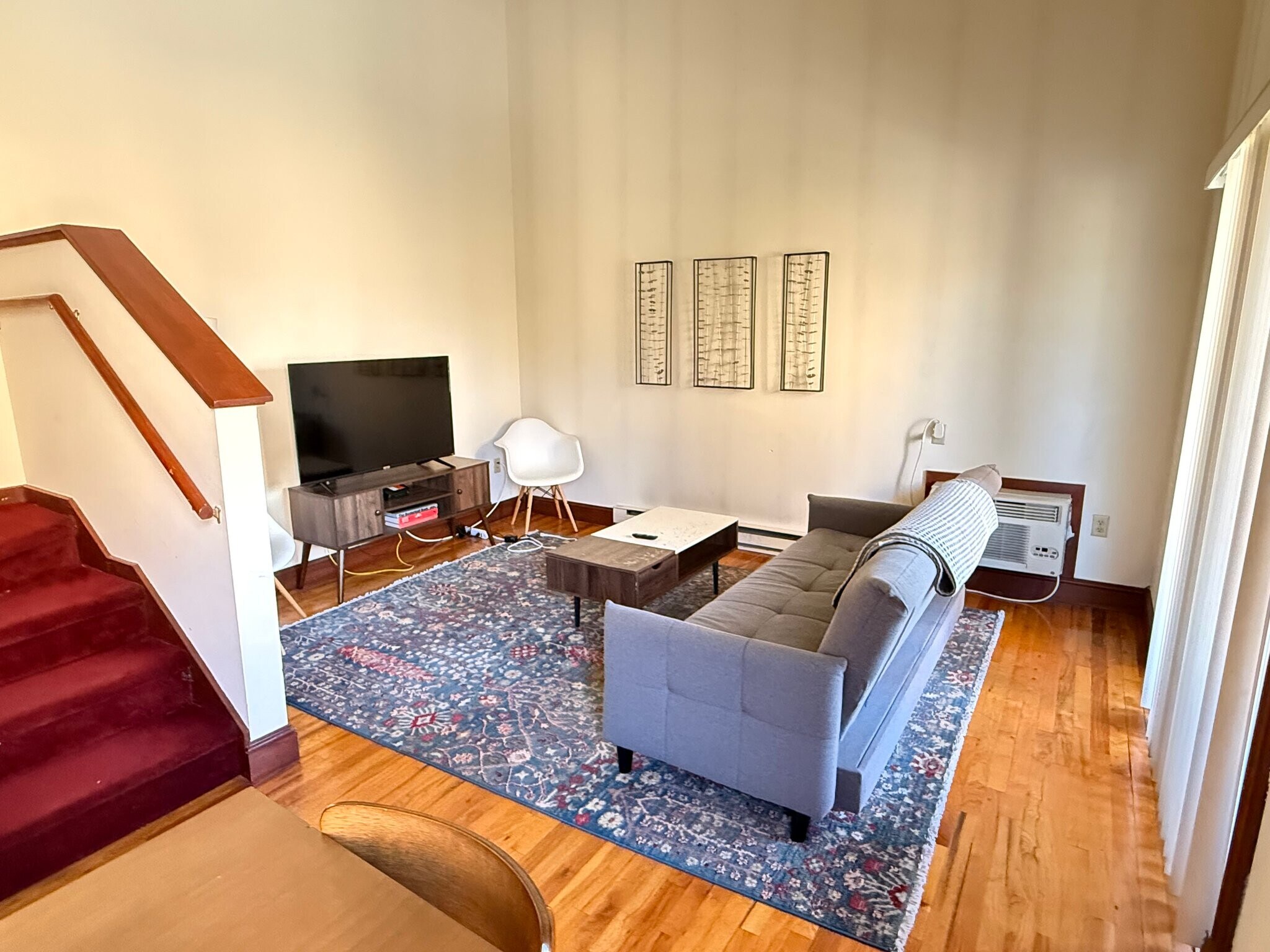 Building Photo - 402 W Dayton St