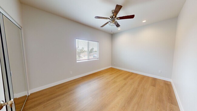 Building Photo - Move-in Special $500 Off*