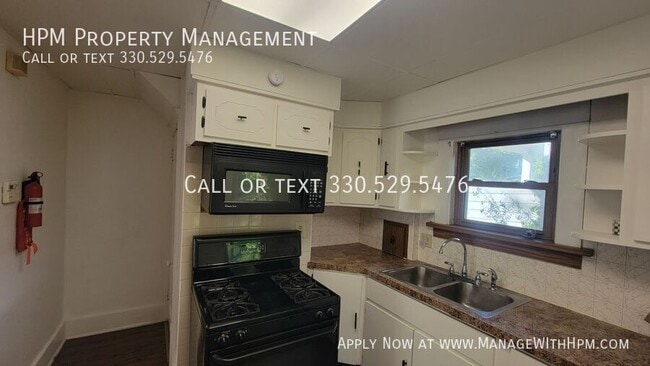 Building Photo - 421 E Thornton St