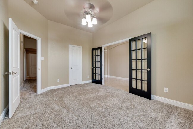 Building Photo - A must see home in Grand Prairie!