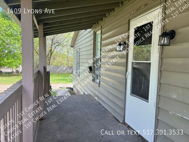 Building Photo - 1409 Lyons Ave
