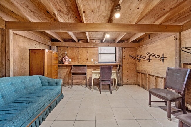 Building Photo - 13717 E Citrus Dr