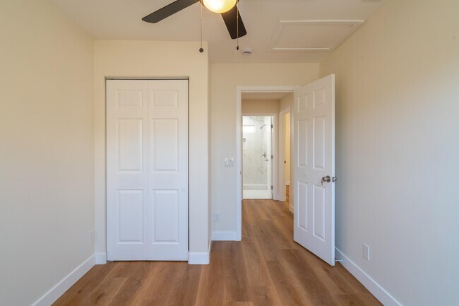 Building Photo - 6406 Shane Pl