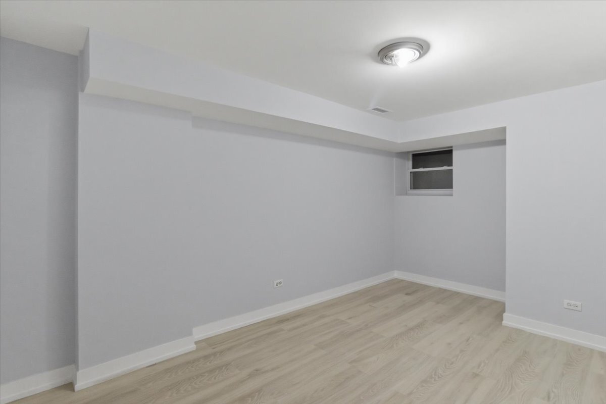 Building Photo - 910 W Gunnison St