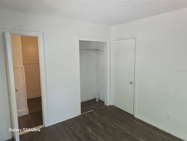 Building Photo - 7306 Earlwood Ave