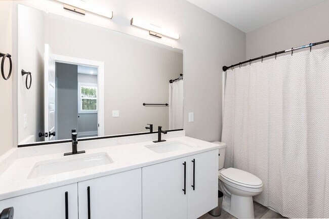 Building Photo - Brand New Townhome in Durham!