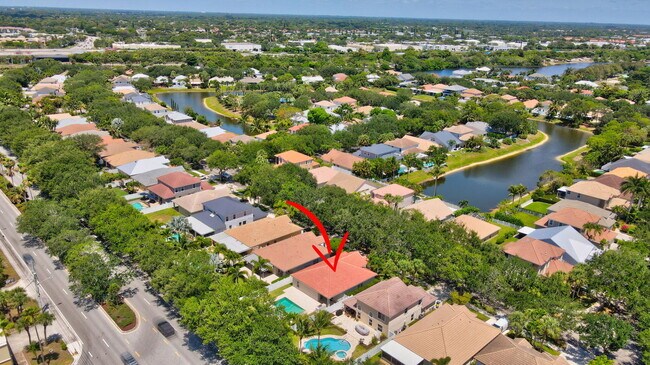 Building Photo - 1050 Delray Lakes Dr
