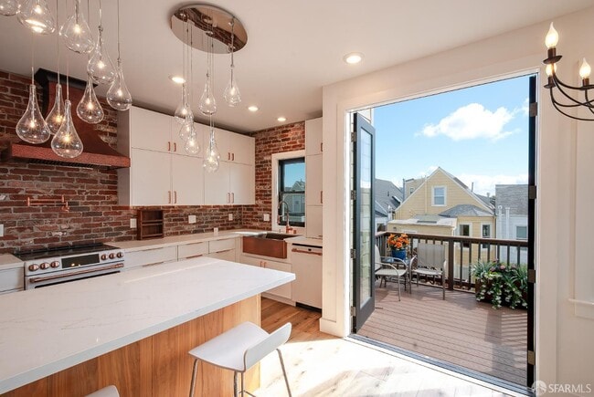 Building Photo - 60 Carmelita St