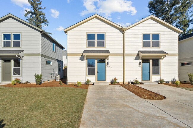 Building Photo - New Build 3 Bed, 1.5 Bath Rental Home in Centennial neighborhood!