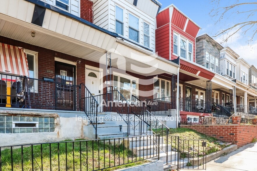 Building Photo - 5833 N Lambert St