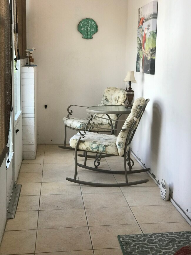 Building Photo - 2108 SE Edler Dr