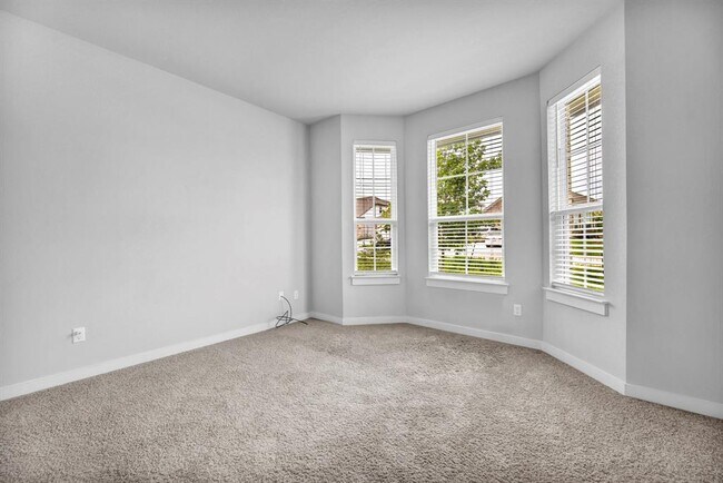 Building Photo - 121 High Plains Dr