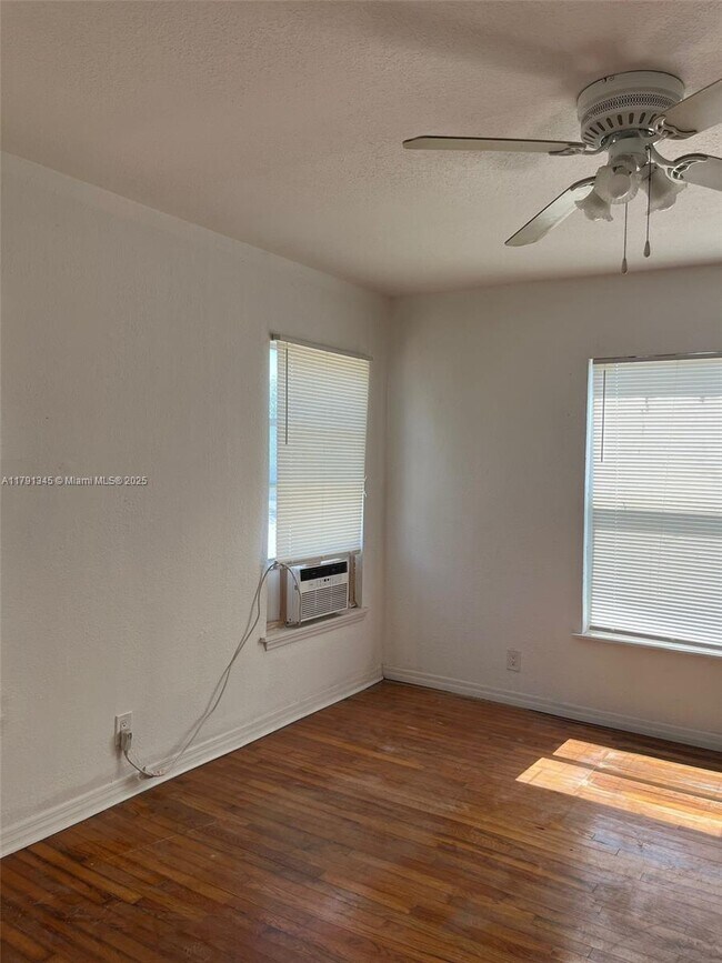 Building Photo - 736 Gotham Ct