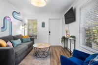 Building Photo - 1911 Government St