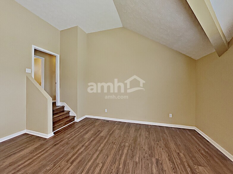 Building Photo - 1813 Baslia Ln