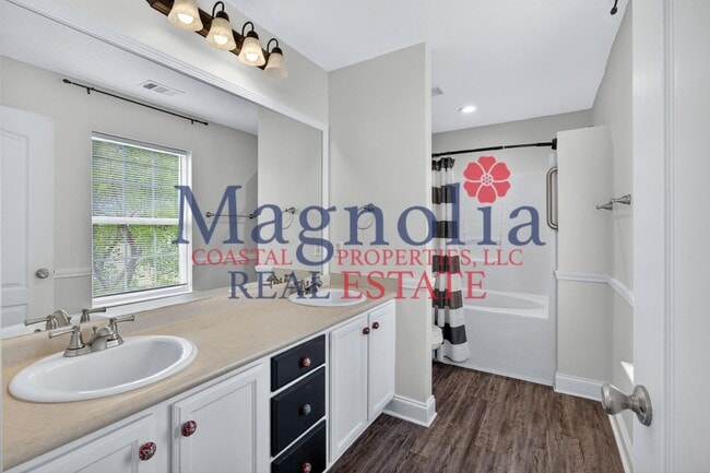 Building Photo - 255 Cypress Point Dr