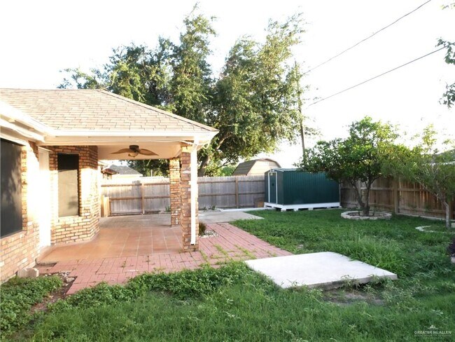 Building Photo - 3803 N Crown Ln