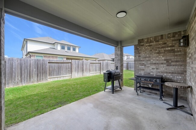 Building Photo - 241 Bright Blf Cir