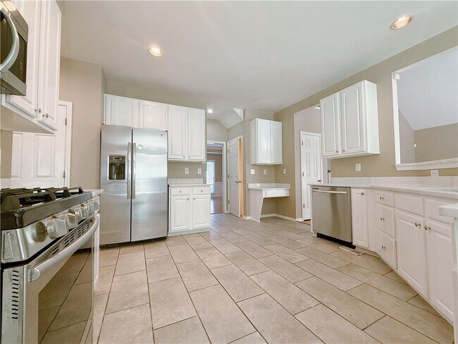 Building Photo - 3332 Drawbridge Terrace