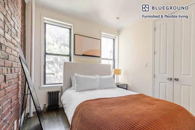 Building Photo - 223 Mott St