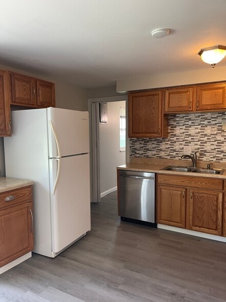 Building Photo - 7883 Sebring Dr