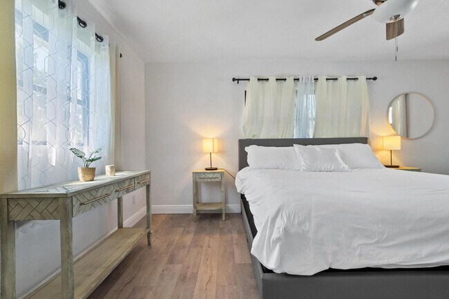 Building Photo - 919 Ave S SE