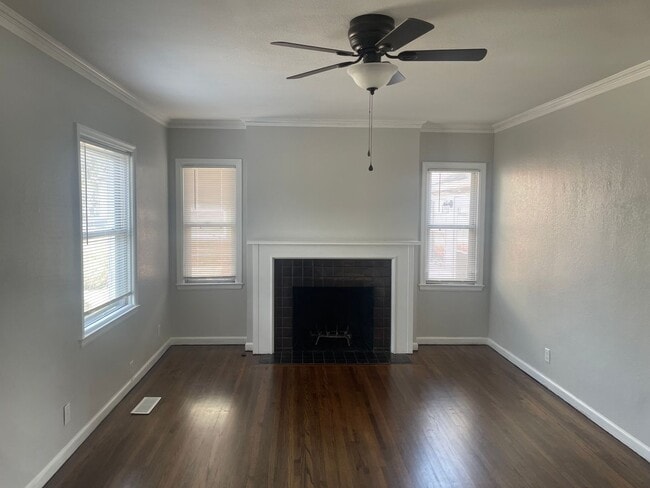 Building Photo - 1235 S Sandusky Ave