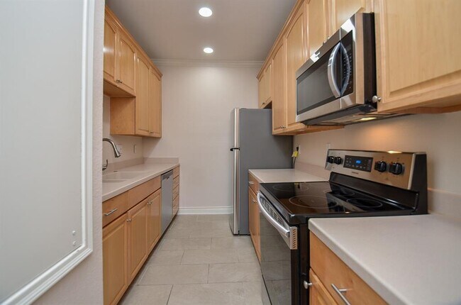 Building Photo - 306 Wilcrest Dr