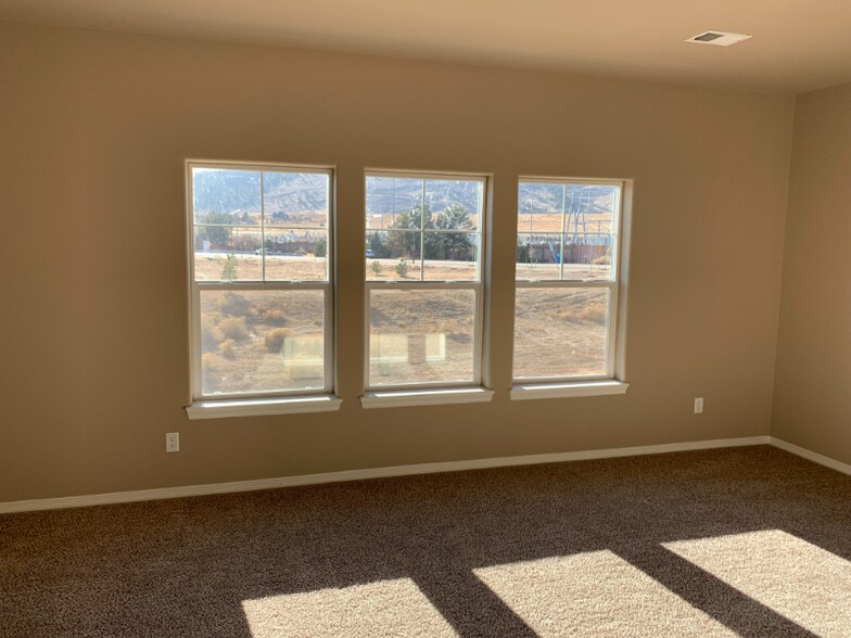 Building Photo - 3021 Upland Dr