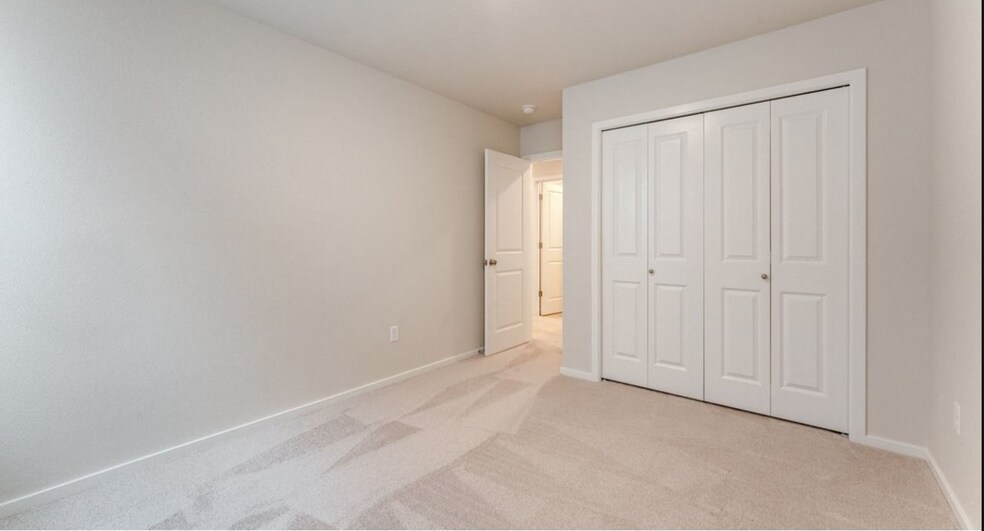 Building Photo - 4934 Elvis Ave NE