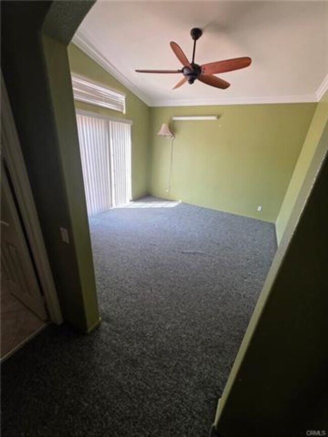 Building Photo - Spacious Home